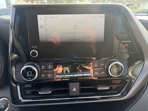 Used 2023 Toyota Highlander L image 25