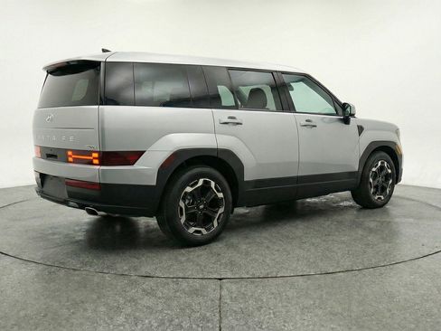Used 2025 Hyundai Santa Fe SEL FWD image 9