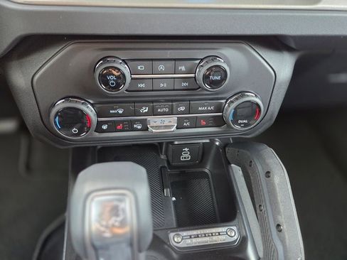 New 2026 Ford Bronco Outer Banks w/ Sasquatch Package image 29