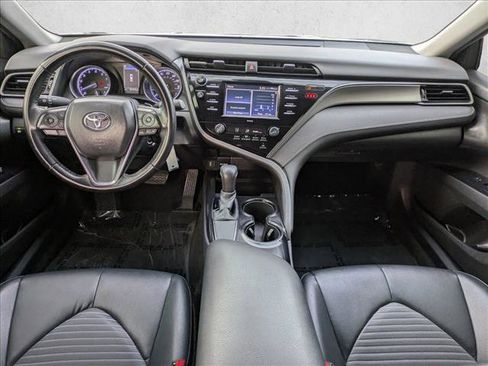 Used 2020 Toyota Camry SE image 16
