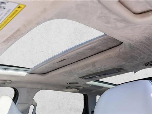 Used 2022 Kia Telluride SX w/ SX Prestige Package image 24