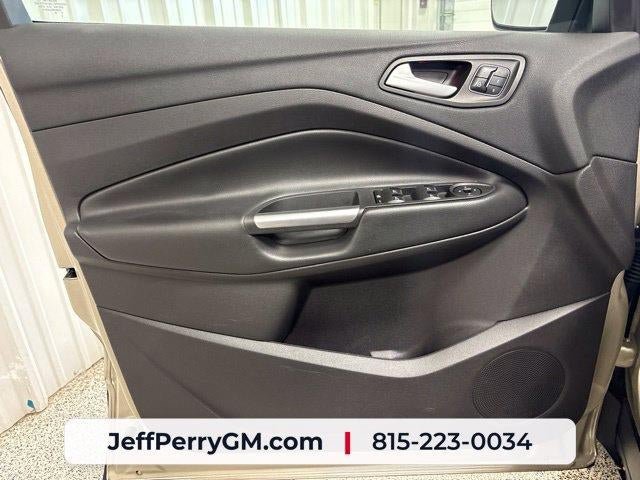 Used 2017 Ford Escape Titanium FWD image 12