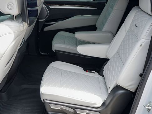 New 2026 Cadillac Escalade ESV Platinum Sport w/ LPO, ONYX Package AWD/4WD image 20