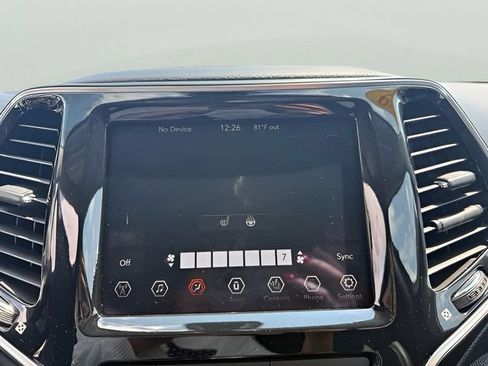 Used 2019 Jeep Cherokee Limited AWD/4WD image 18