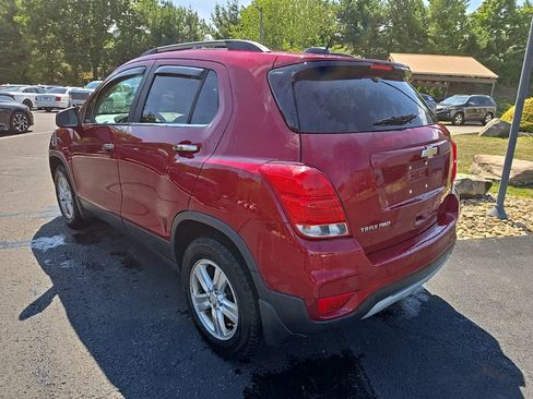 Used 2018 Chevrolet Trax LT w/ LT Convenience Package AWD/4WD image 4