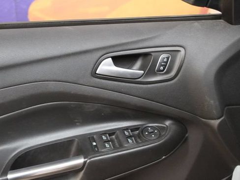 Used 2017 Ford Escape SE w/ Equipment Group 201A FWD image 13