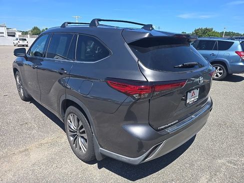 Used 2020 Toyota Highlander Platinum AWD/4WD image 7