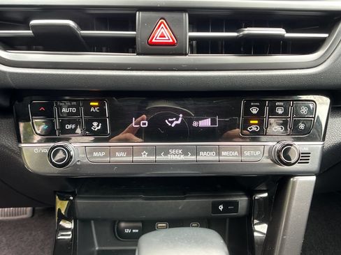 Used 2024 Kia Seltos EX AWD/4WD image 16