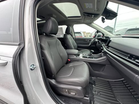 New 2026 Kia Carnival SX FWD image 23