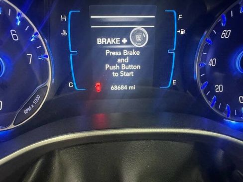 Used 2017 Chrysler Pacifica LX FWD image 16