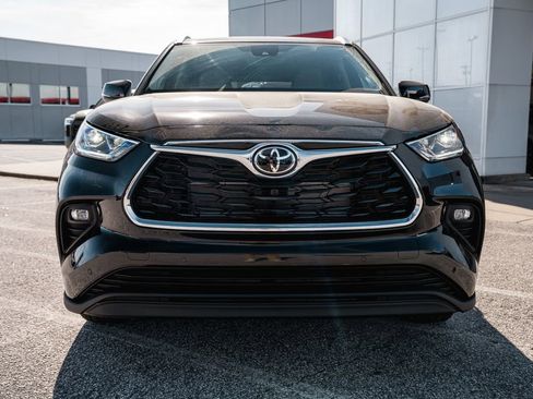 New 2026 Toyota Highlander Limited AWD/4WD image 2