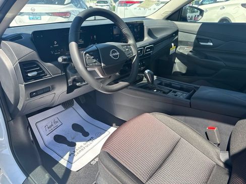 New 2026 Nissan Sentra SR FWD image 12