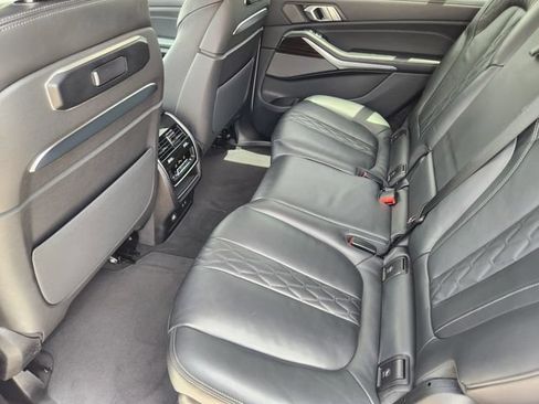 Used 2025 BMW X7 xDrive40i AWD/4WD image 31