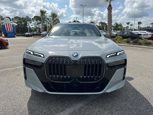 New 2025 BMW 750e xDrive AWD/4WD image 9