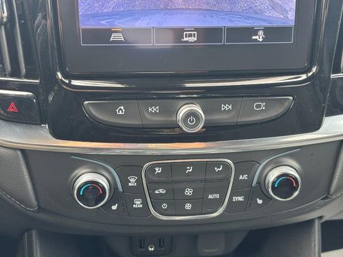 Certified 2023 Chevrolet Traverse LT FWD image 25