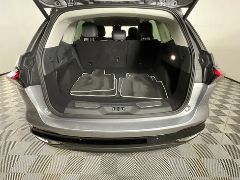 Used 2025 Lincoln Nautilus Premier AWD/4WD image 27