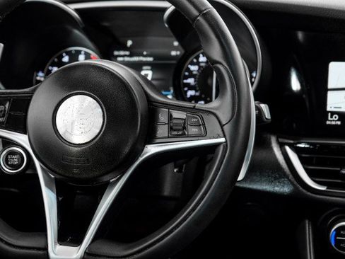 Used 2019 Alfa Romeo Giulia Ti Sport w/ Quick Order Package 22U Sport RWD image 16