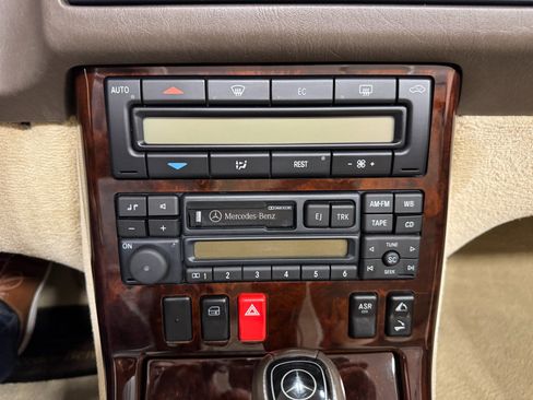 Used 1997 Mercedes-Benz SL 320 image 46