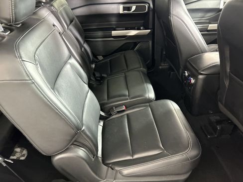Used 2022 Ford Explorer XLT w/ Equipment Group 202A image 25