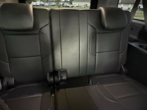 Used 2018 Chevrolet Suburban Premier RWD image 28