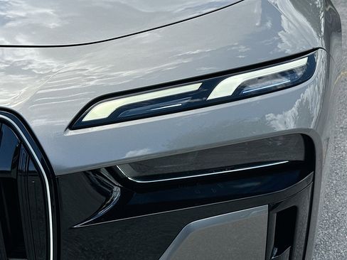 Certified 2024 BMW 740i w/ Premium Package 2 image 32