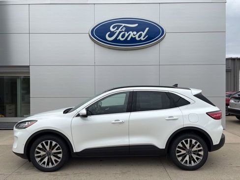 Certified 2020 Ford Escape Titanium AWD/4WD image 2