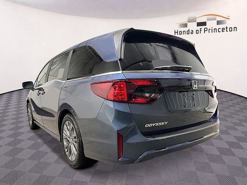 New 2026 Honda Odyssey Touring image 5