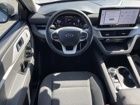 New 2026 Ford Explorer Active RWD image 13