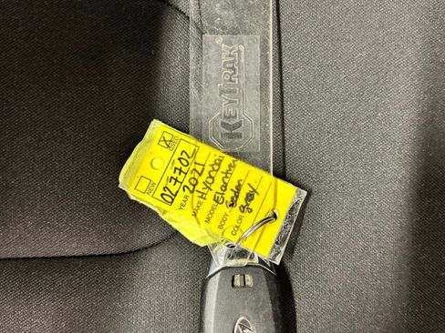 Used 2021 Hyundai Elantra SEL w/ Preferred Accessory Package FWD image 25