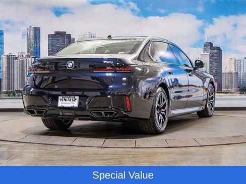 Used 2025 BMW 760i xDrive w/ Executive Package AWD/4WD image 8