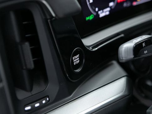 Certified 2025 Porsche Cayenne S image 20