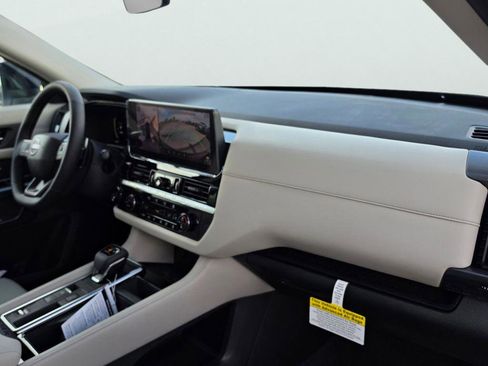 New 2026 Nissan Pathfinder SL FWD image 12