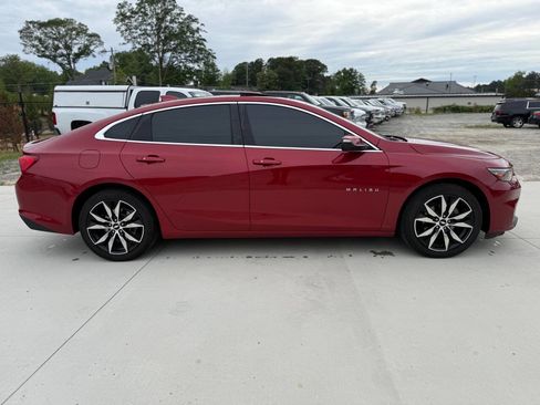 Used 2016 Chevrolet Malibu LT w/ Leather Package FWD image 5
