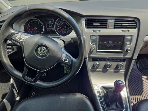 Used 2017 Volkswagen Golf S FWD image 28