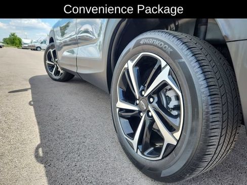 Used 2023 Chevrolet TrailBlazer RS w/ Technology Package FWD image 18