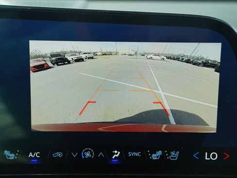 Used 2025 Chevrolet Traverse RS AWD/4WD image 28