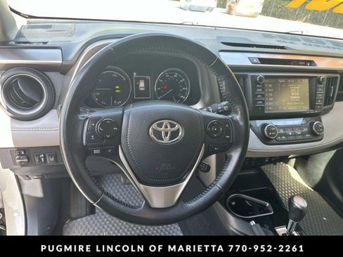 Used 2018 Toyota RAV4 Limited image 16