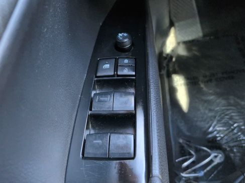 Used 2025 Toyota Camry SE w/ Convenience Package FWD image 22
