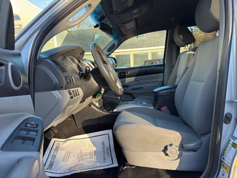 Used 2014 Toyota Tacoma 4x4 Double Cab w/ SR5 Package image 19