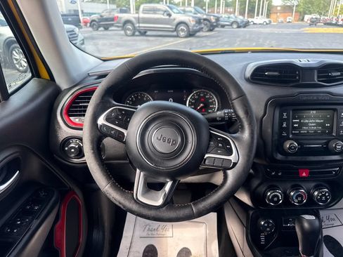 Used 2016 Jeep Renegade Trailhawk w/ Cold Weather Group AWD/4WD image 19