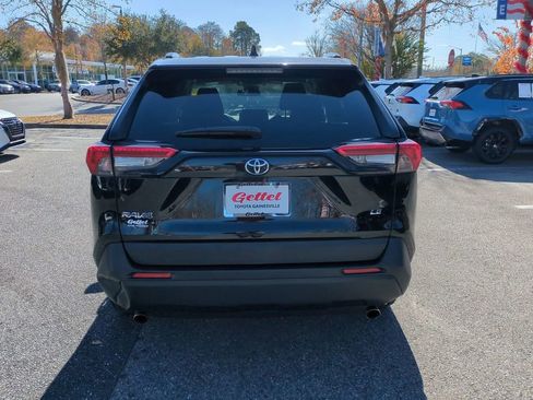 Used 2020 Toyota RAV4 LE image 6