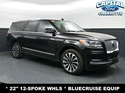Used 2024 Lincoln Navigator L Reserve image 4