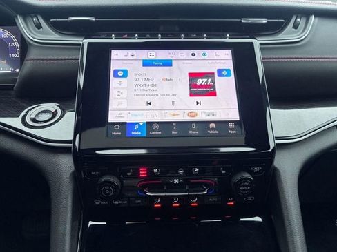 Used 2022 Jeep Grand Cherokee Trailhawk image 22