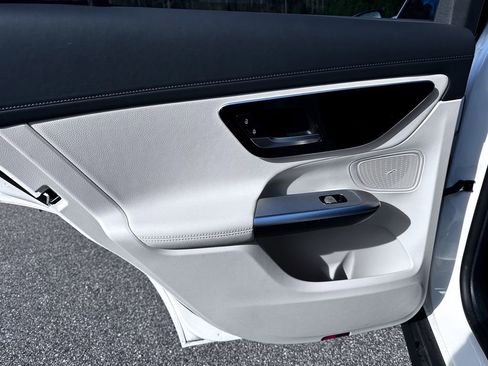 Certified 2025 Mercedes-Benz GLC 300 4MATIC image 29