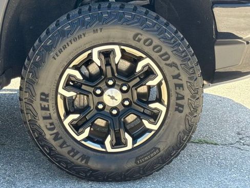 Certified 2025 Chevrolet Silverado 1500 ZR2 AWD/4WD image 13