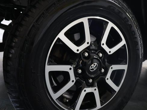 Used 2020 Toyota Tundra SR5 w/ TRD Off-Road Package image 28