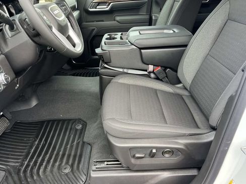 New 2026 GMC Sierra 1500 Elevation image 17