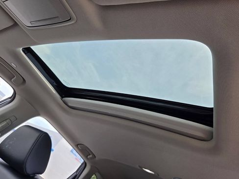 Used 2025 Honda CR-V EX-L image 8