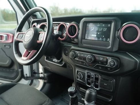 Used 2022 Jeep Wrangler Unlimited Sport image 32