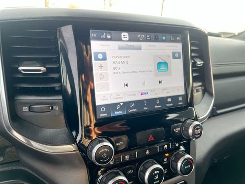 Used 2024 RAM 1500 Laramie image 16